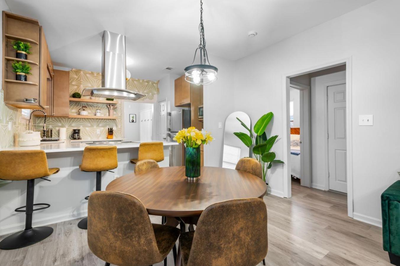 5Min To River Street, Dt - Spacious - Free Parking Savannah Buitenkant foto